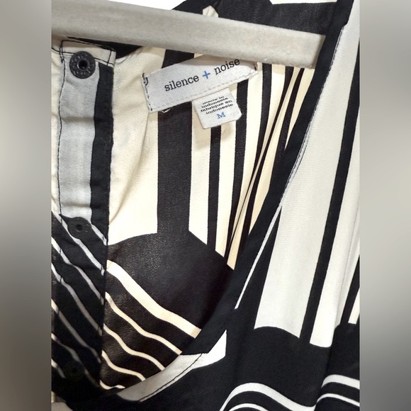 Urban Outfitters Silence + Noise Women's M Black Tan Mini Dress Cold Shoulder - Picture 13 of 15